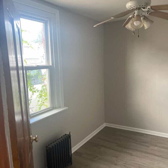 Building Photo - 3233 W 50th St