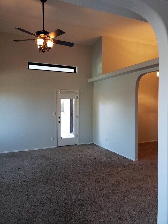 Building Photo - 3224 E Desert Cove Ave