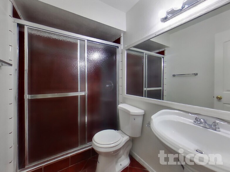 Building Photo - 4055 W Desert Cove Ave