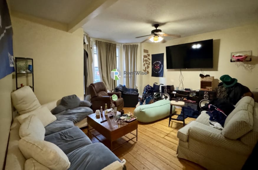 Building Photo - 731 Parker St