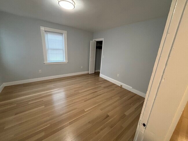 Building Photo - 2207 Dorchester Ave