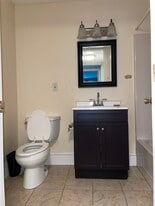 Building Photo - 15 Bower Rd