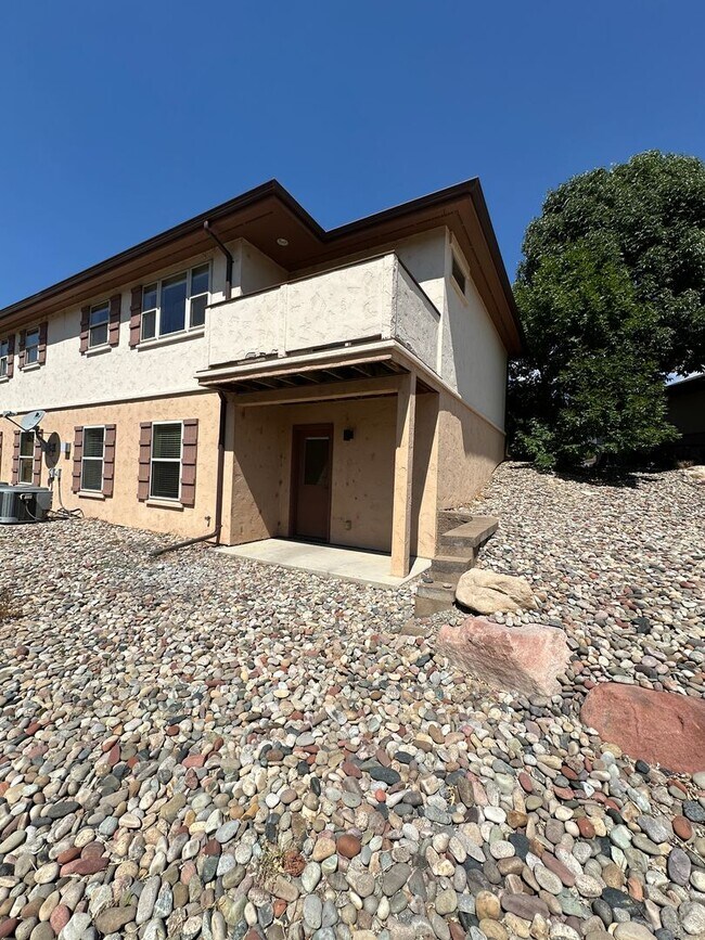 Building Photo - Three Bedroom Two and One Half Bath Duplex...