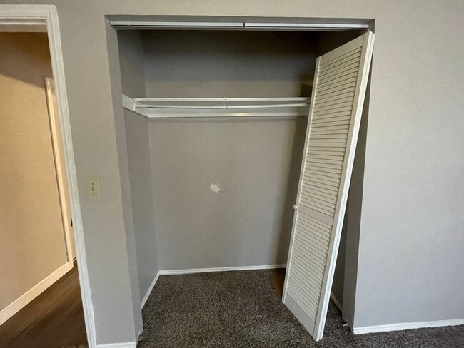 Building Photo - 2 Bed Duplex OKC- Move in Deposit-Free! (If Qualified)