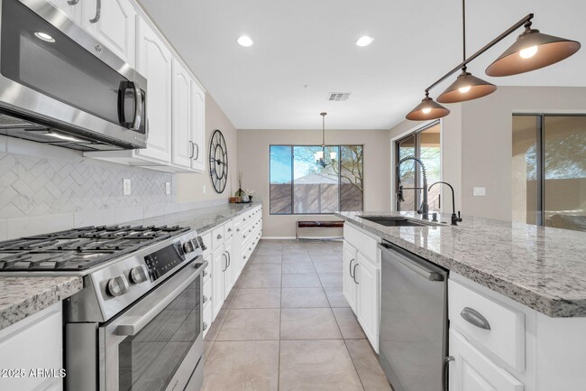 Building Photo - 41309 N Belfair Way