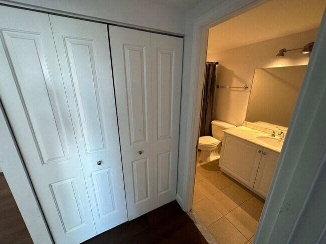 Building Photo - 8 Museum Way