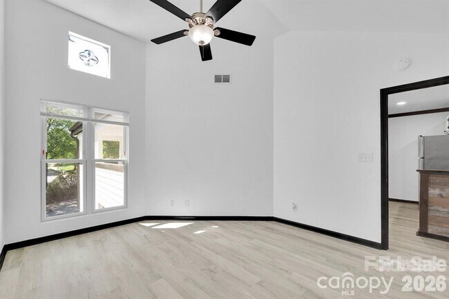 Building Photo - 18755 Vineyard Point Ln