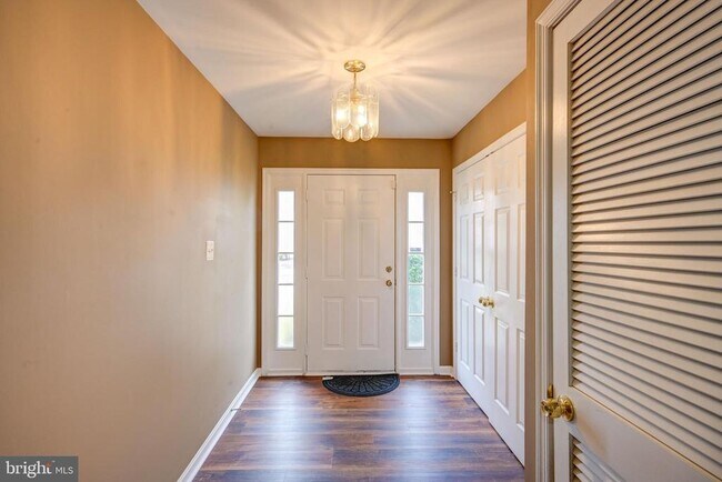 Building Photo - 4611 Kings Mill Way