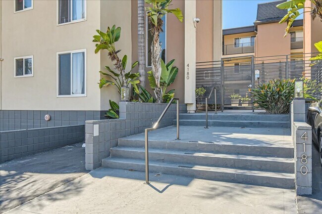 Building Photo - MOVE IN SPECIAL- Live in the Heart of Nort...