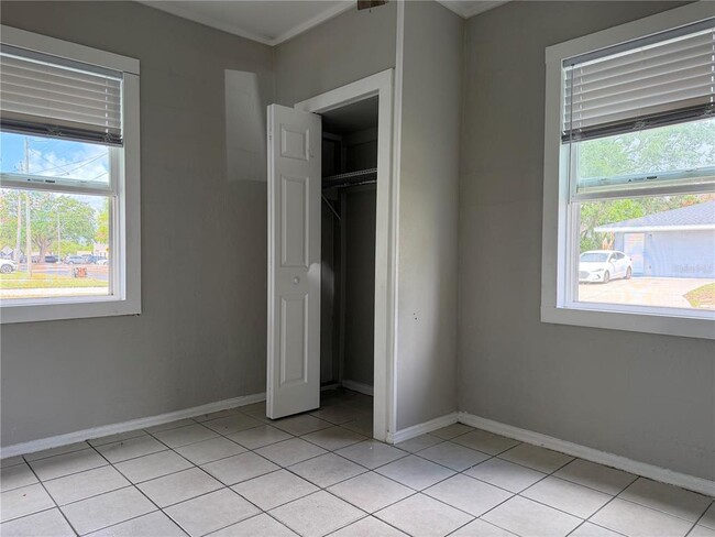 Building Photo - 1019 2nd St SE