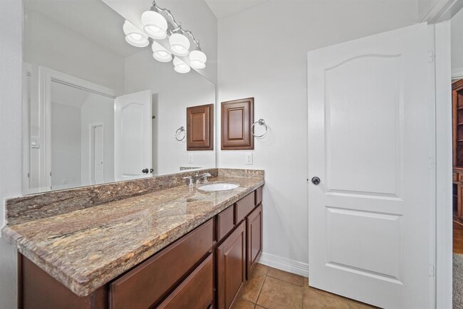 Building Photo - 1846 Woodbend Village Ct