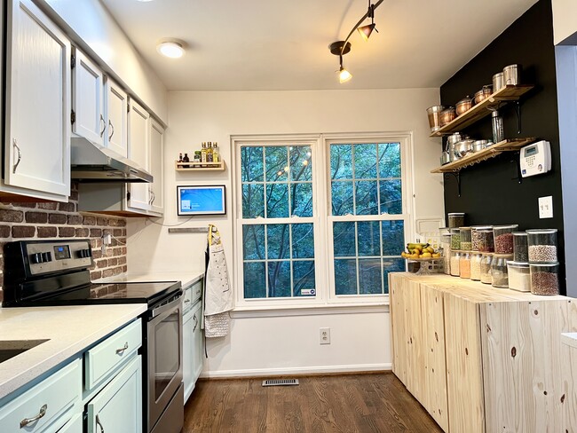 Kitchen - 3956 Collis Oak Ct