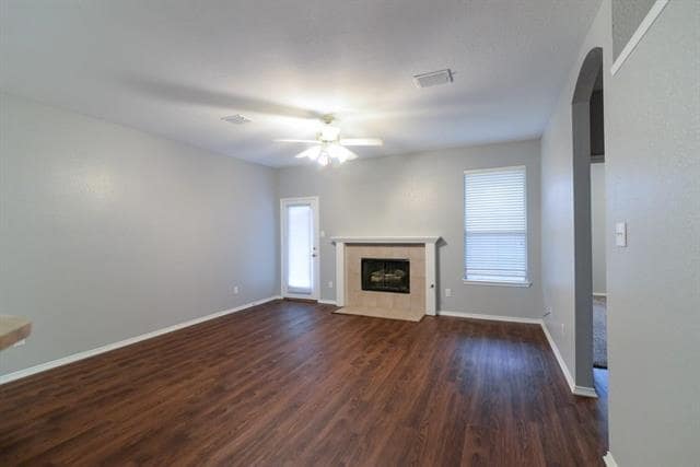 Building Photo - 12661 Oakwood Cir