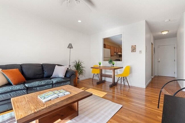 Building Photo - 22 Branchfield St