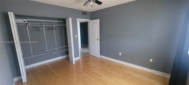Building Photo - 5100 SW 41st St