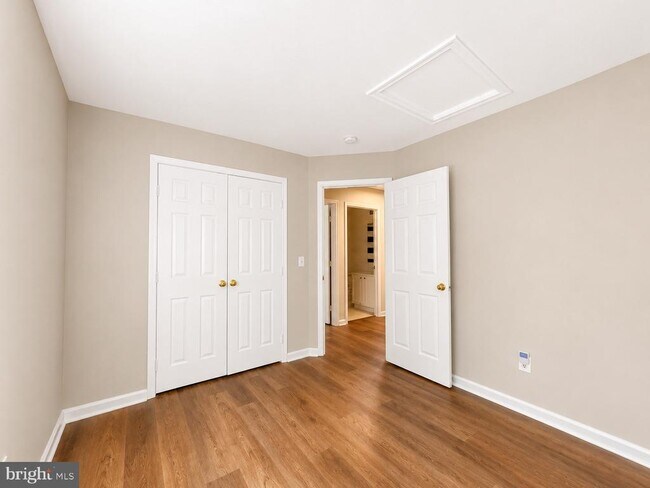 Building Photo - 14047 Sable Ct