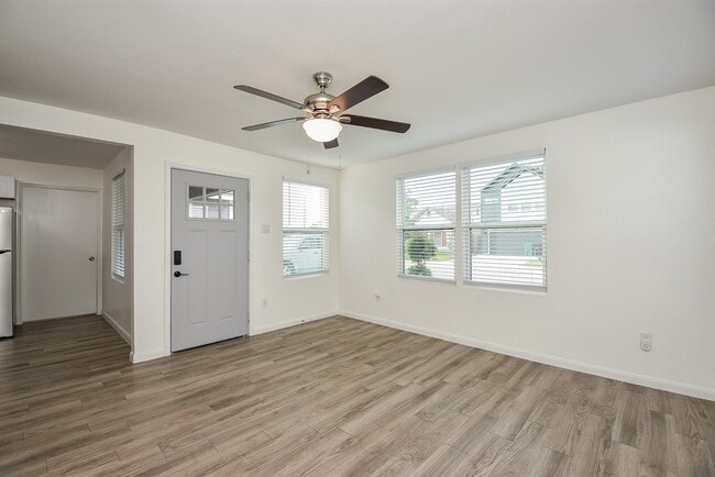 Building Photo - 3710 Dreyfus St