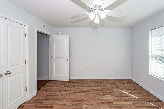 Building Photo - 2 Bedroom, 2 Bathroom Duplex - Moncks Corner