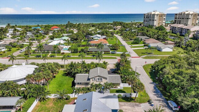 Building Photo - 2025 S Ocean Dr