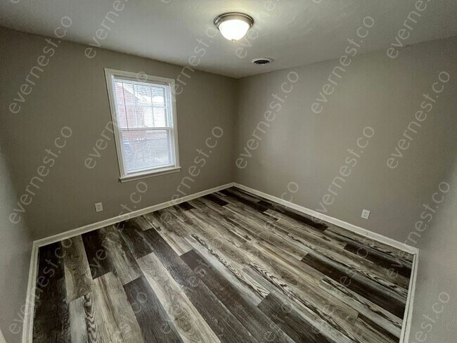 Building Photo - 5085 Adella St