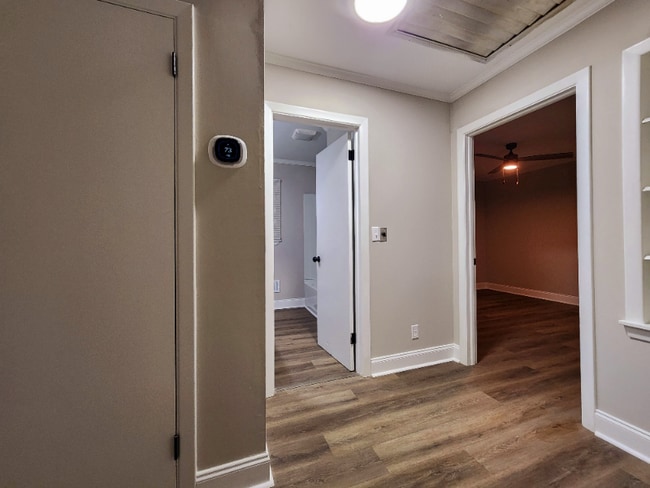 Building Photo - 207 Brook St