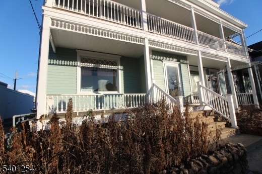 Building Photo - 16 Main St