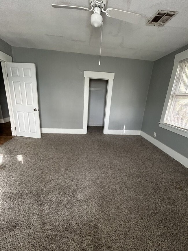 Building Photo - This One is a Stunner!  5br/3ba A MUST-SEE! - $1600/Mo!  Now Offering Short-Term Leasing!