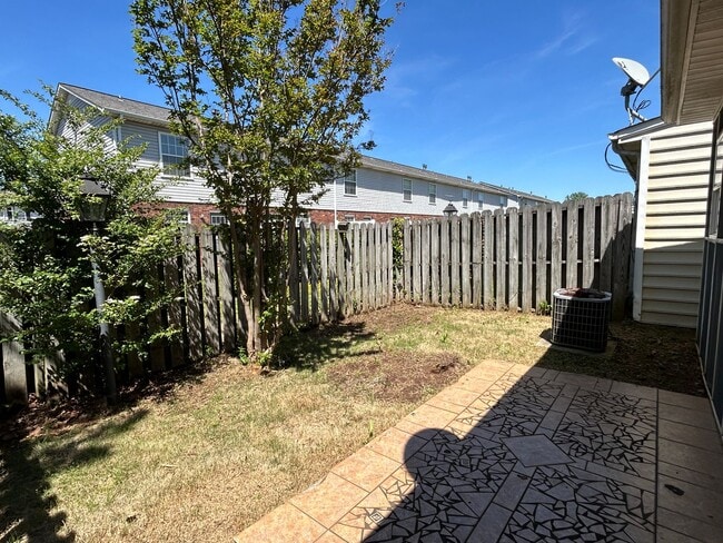 Building Photo - 273 Ivy Pl