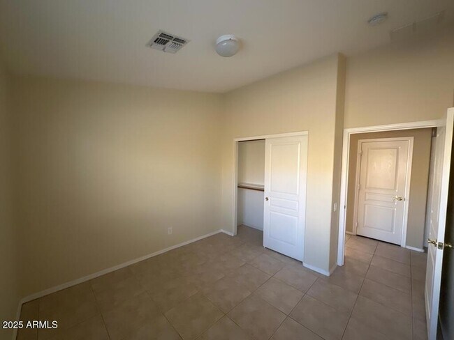 Building Photo - 10256 E Peralta Canyon Dr