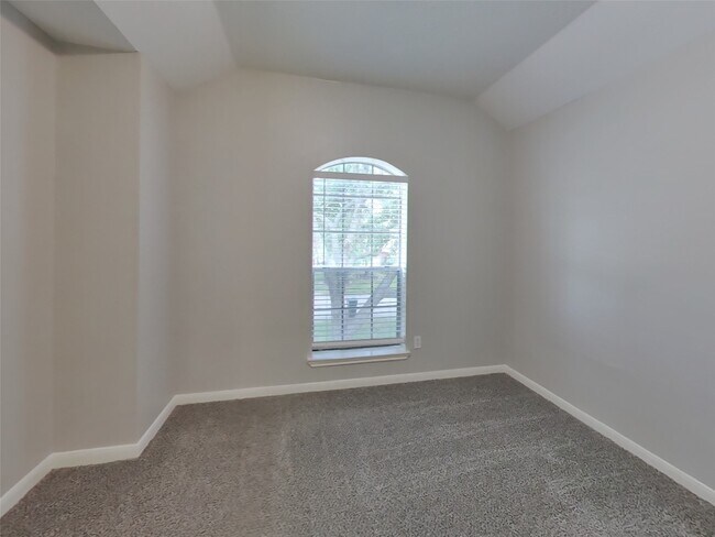 Building Photo - 14907 Englebrook Dr