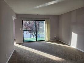 Building Photo - 3 Mullingar Ct