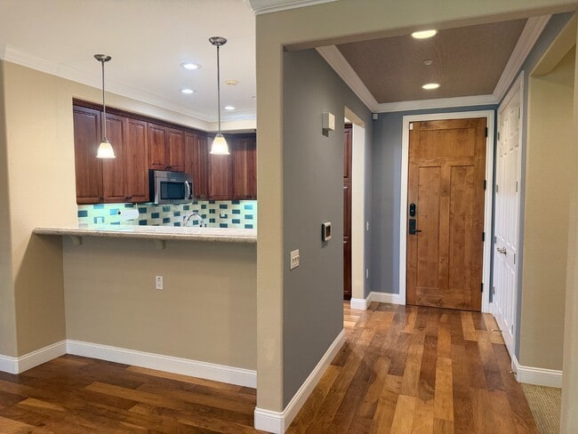 Building Photo - Modern 2BR/2BA Condo in Willow Glen Place Near Downtown San Jose. 2 Secured Parking Spots. Underg...