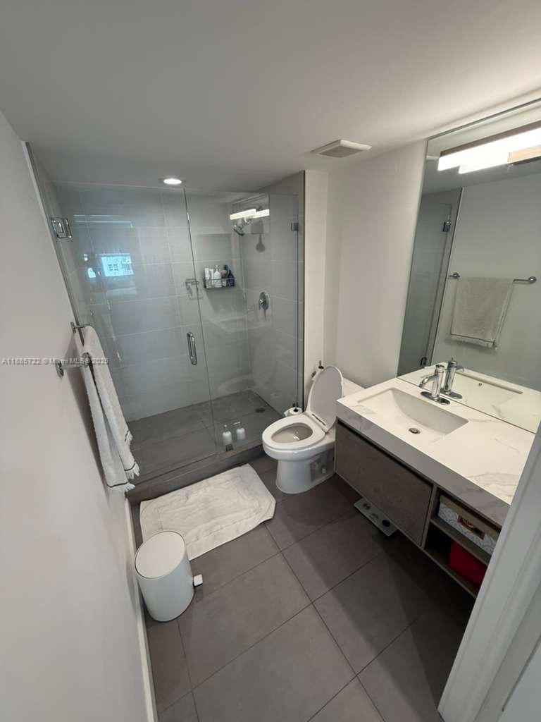 Building Photo - 1155 Brickell Bay Dr