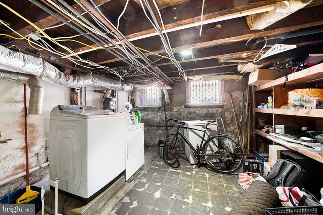 Building Photo - 1236 Snyder Ave