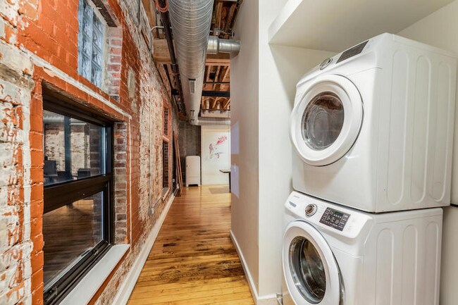 Building Photo - 1410 Gratiot Ave