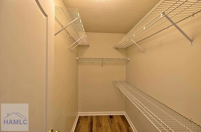 Building Photo - 555 Wellington Way