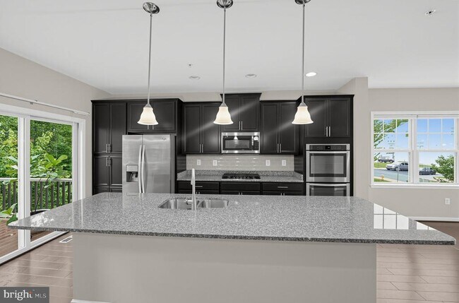 Building Photo - 7524 Holly Ridge Dr