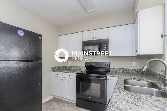 Building Photo - 3 Bedroom Pet-Friendly Home in St Petersbu...