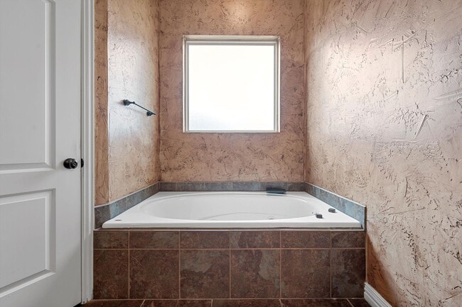 Building Photo - 7030 Flagstone Cir