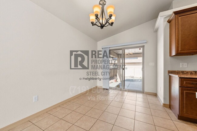 Building Photo - 21 Arrowsmith Dr