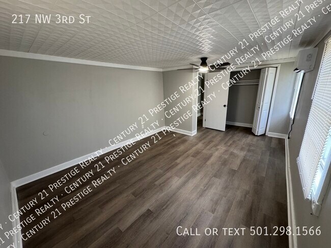 Building Photo - 217 NW 3rd St