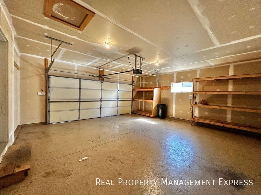 Building Photo - 7636 S Rose Crest Ct