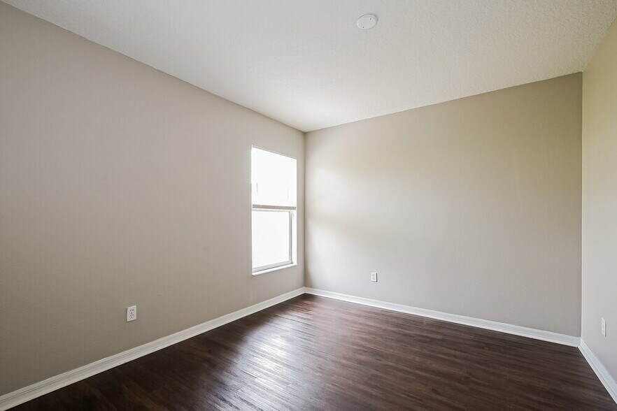 Building Photo - 640 Tranquility St