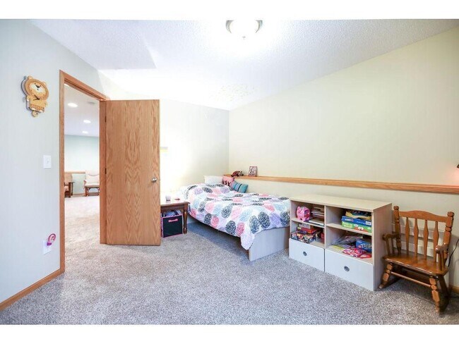 Building Photo - 11186 Woods Edge Ave