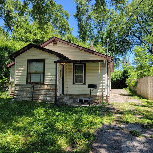 Primary Photo - 1629 56th St