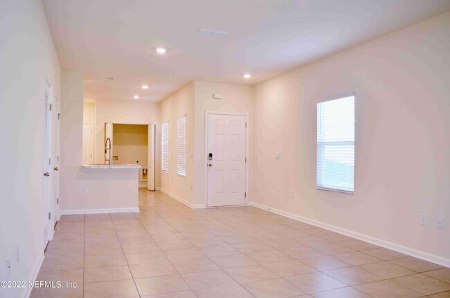 Building Photo - 9543 Star Dr