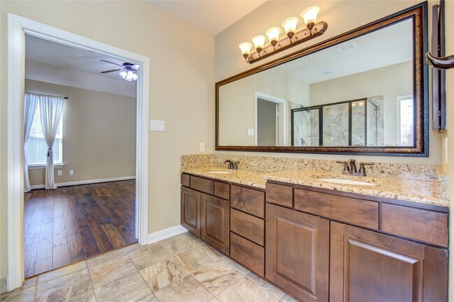 Building Photo - 19019 Thatcher Hills Ct