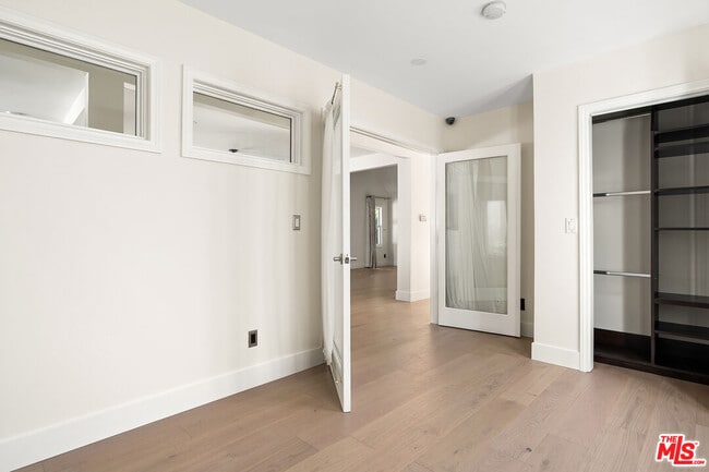 Building Photo - 8921 Ashcroft Ave