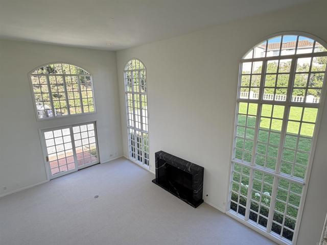Building Photo - 7490 Via De Fortuna