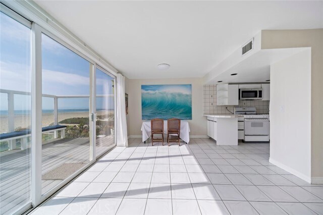 Building Photo - 50 Surfside Ave.